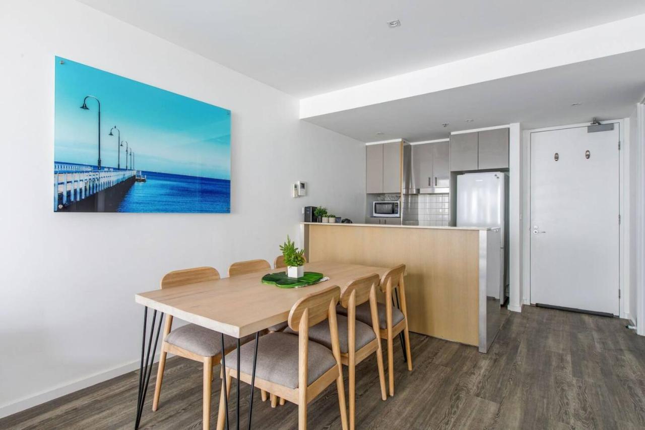 Apartment Beautiful 2br With Balcony Pool And Gym *