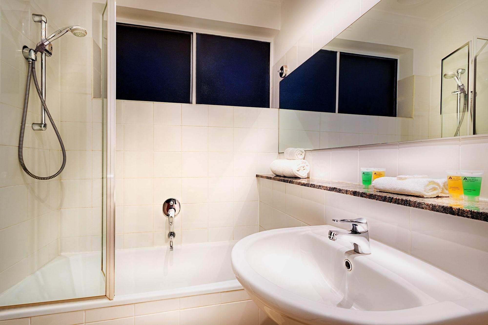 Hotel Crest On Barkly 4*