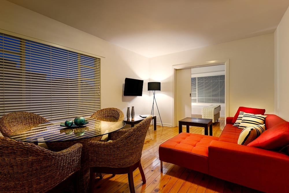 Hotel Crest On Barkly Melbourne