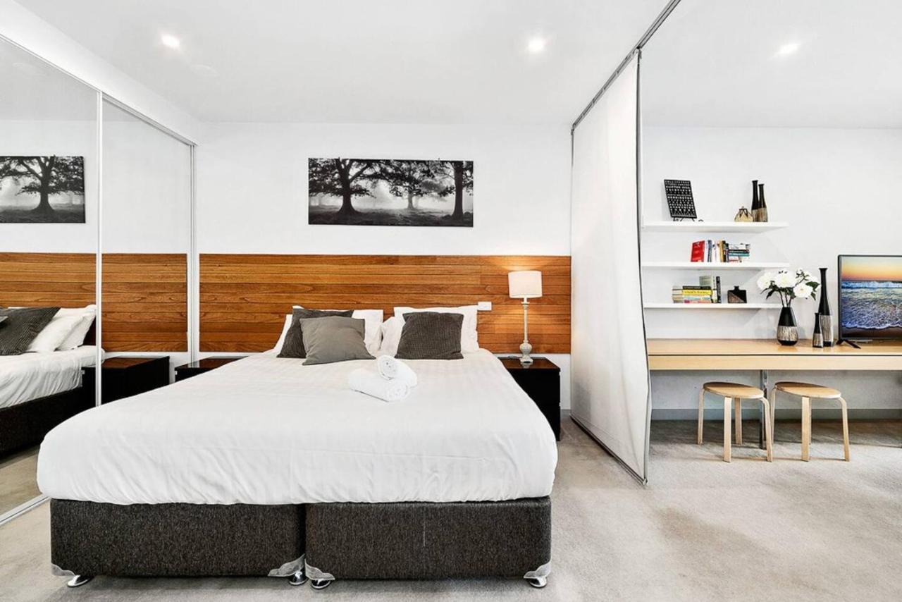 Apartment The Patio Place Near Crown Casino With Parking Melbourne
