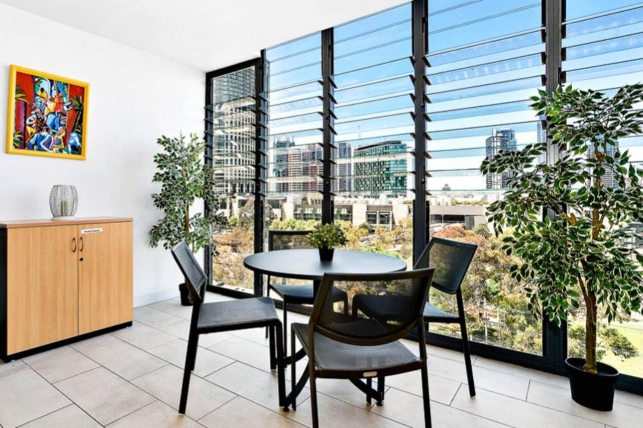 The Patio Place Near Crown Casino With Parking Apartment Melbourne
