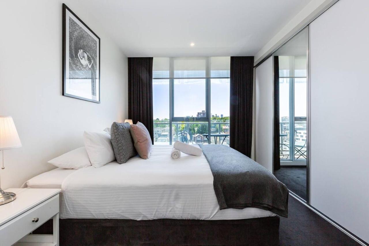 View Chic In South Yarra With Parking