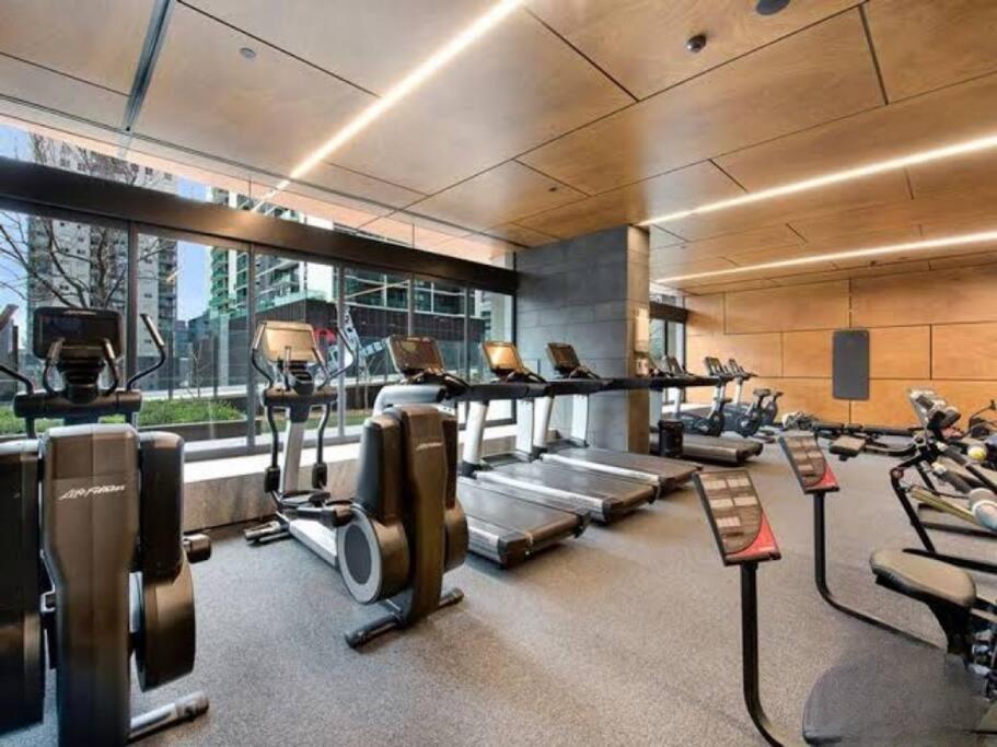 Midtown 2-bed Apt Near Southern Cross Station Melbourne