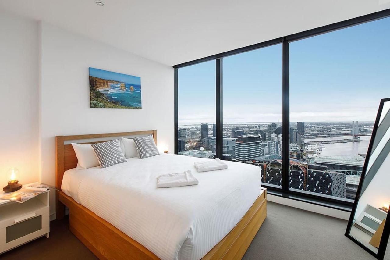 Apartment Skyline Panorama In Cbd With Parking