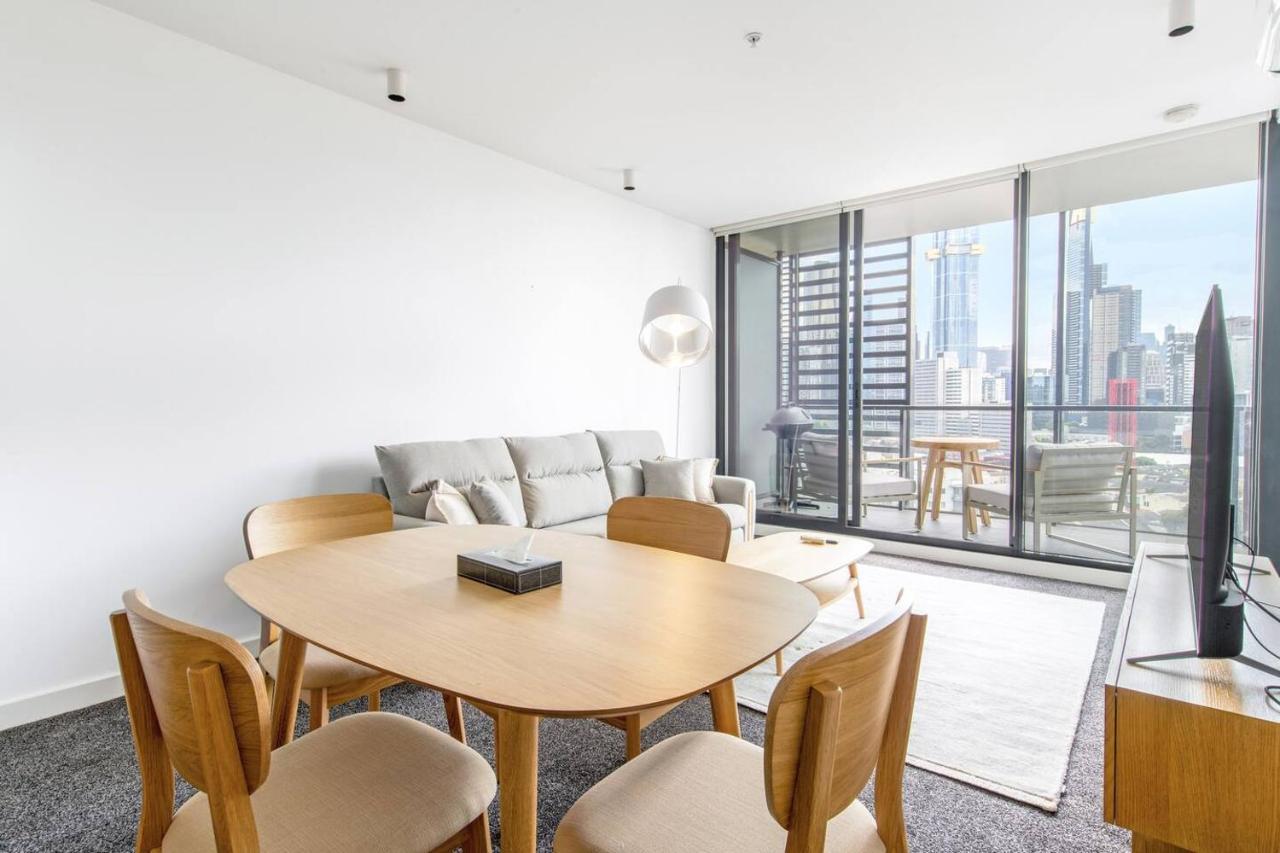 Skyhigh's Edge - View Serenity By St Kilda Rd Apartment *