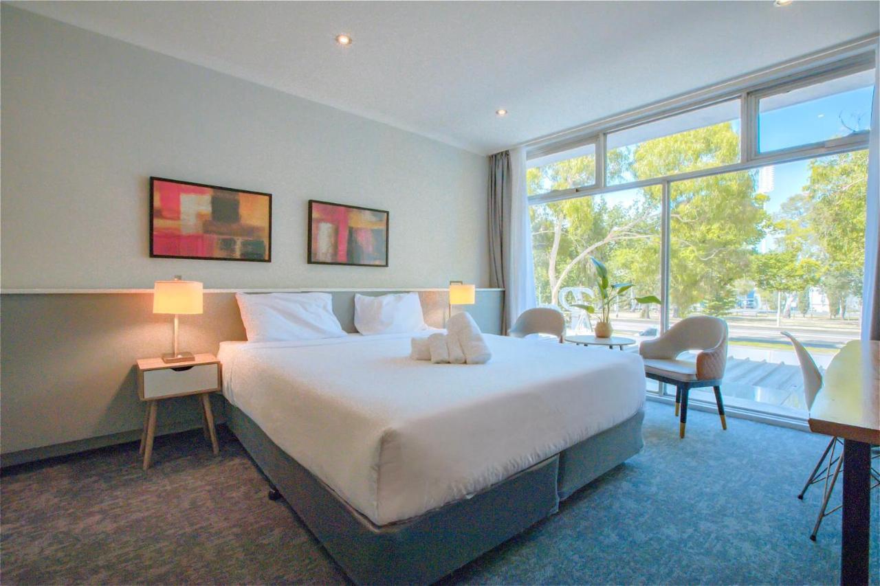 The Parkmore 4*