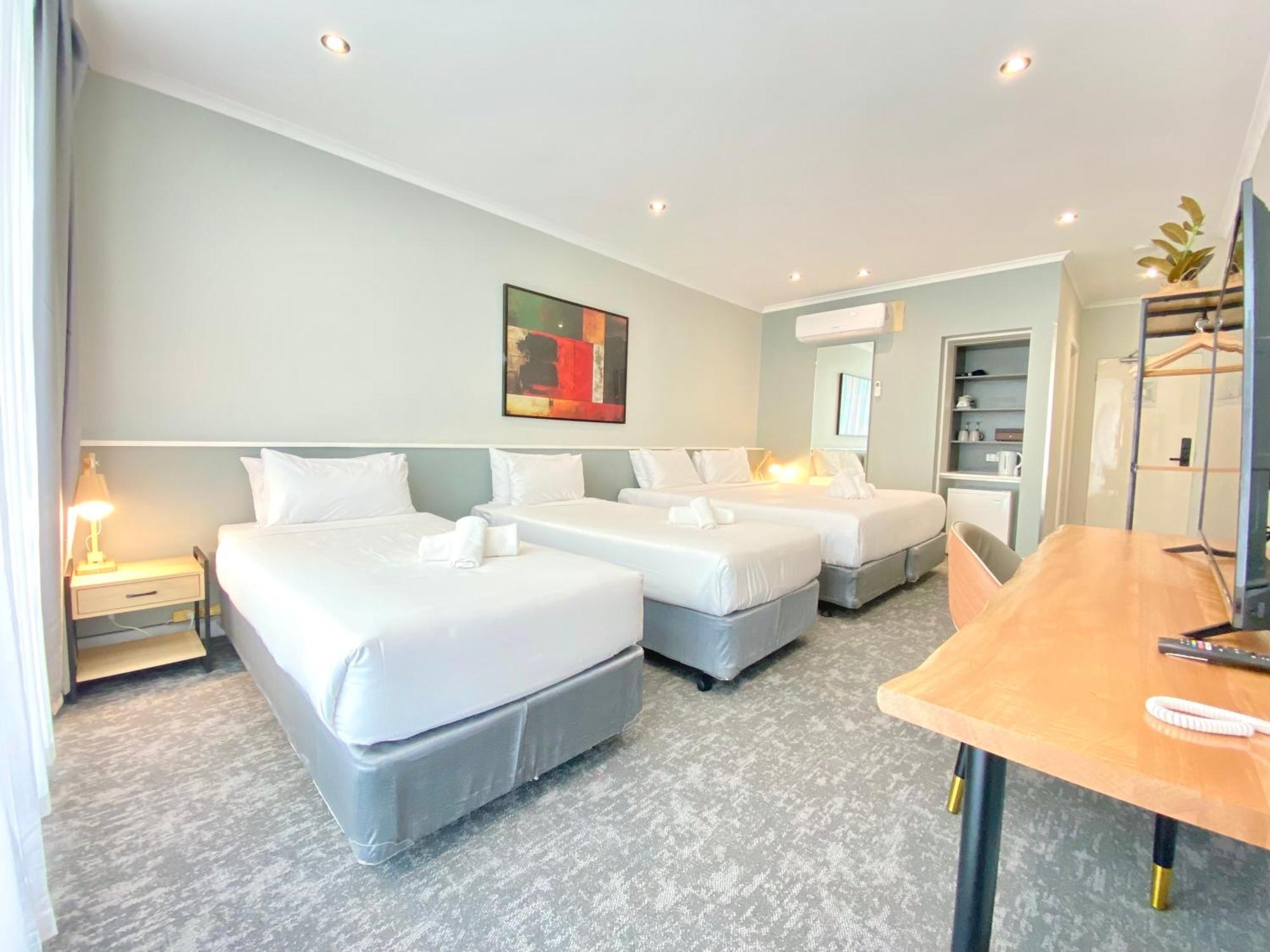 The Parkmore Hotel 4*