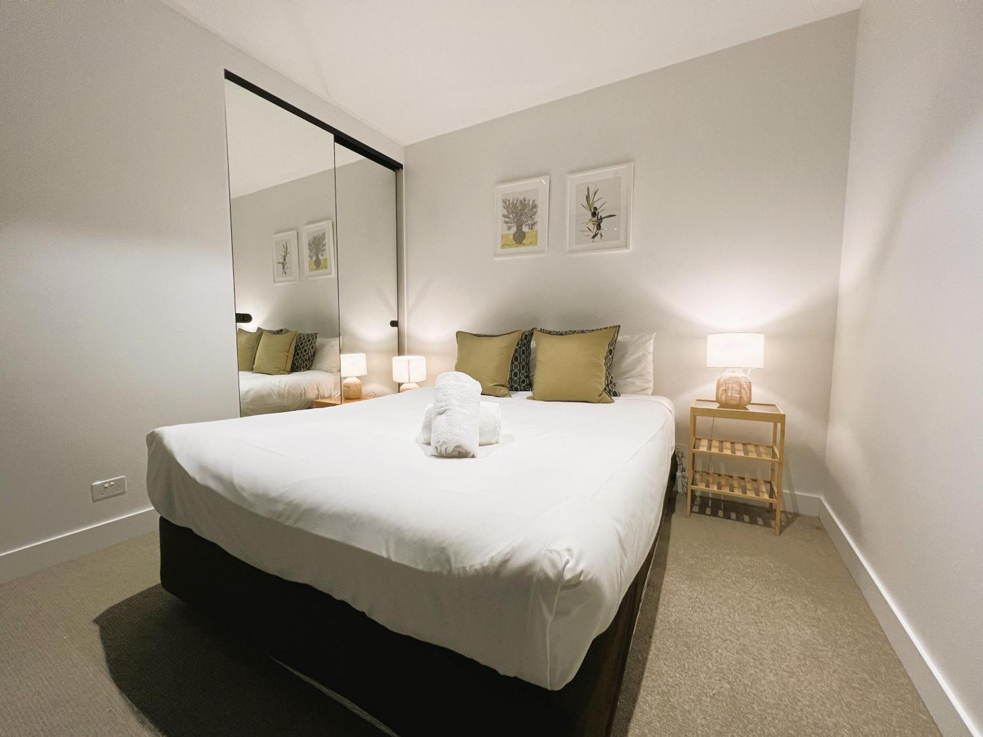 2br 1 Bath, Dockland, Marvel Stadium, Spacious Apartment Melbourne