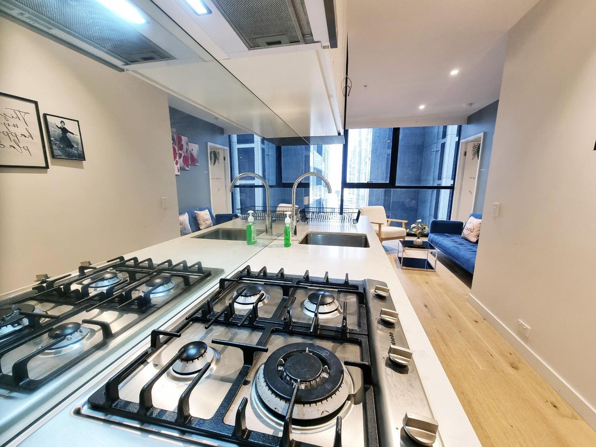 Southbank Modern Apartment