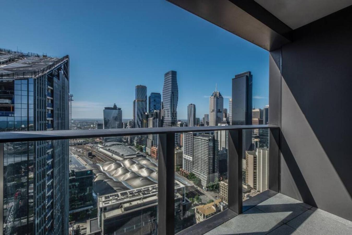 811d High Rise Abnb-style 2br With View Free Parking