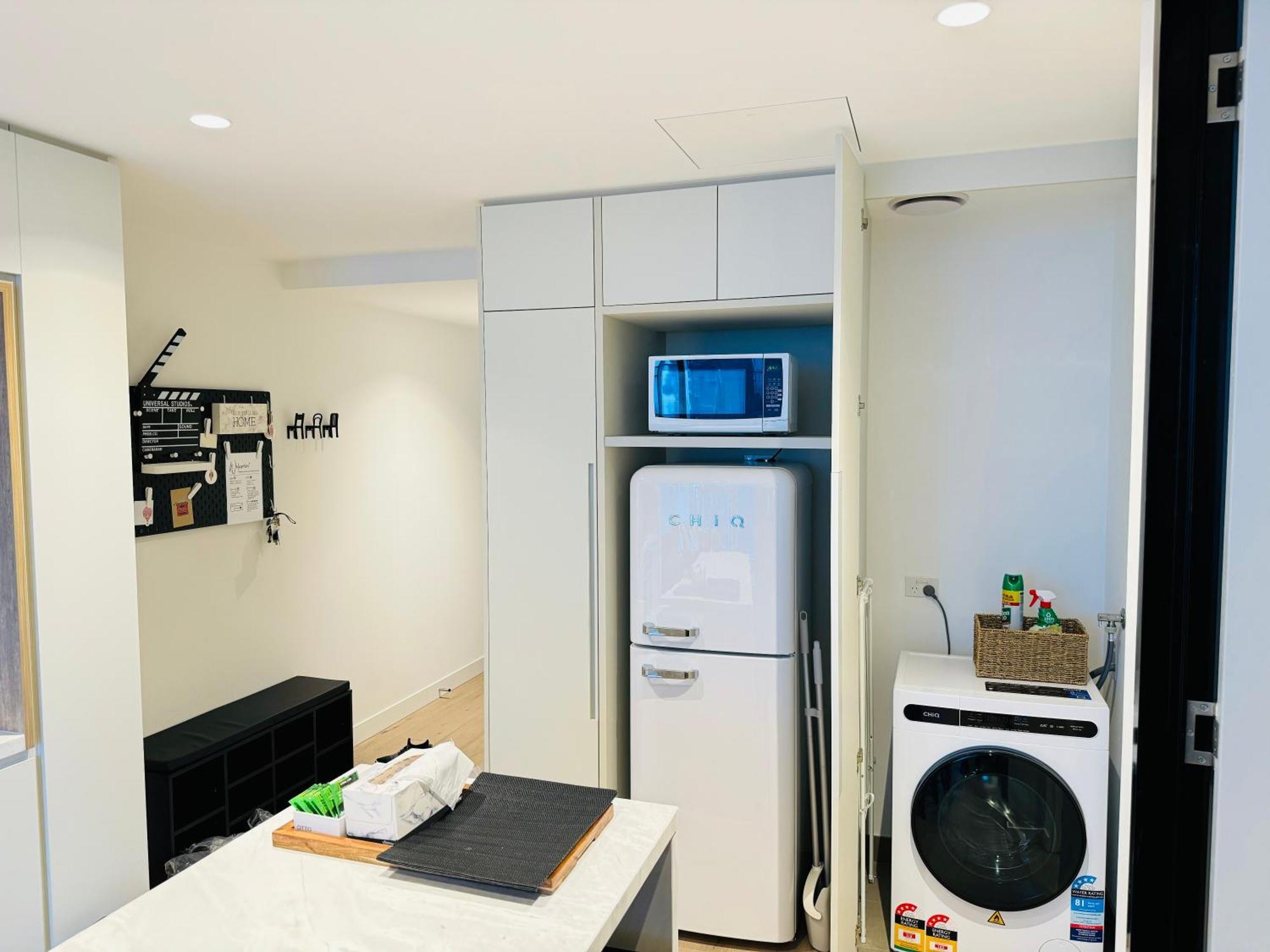 New Retro Style 2bedrooms Max For 6 In Heart Of Cbd Apartment Melbourne