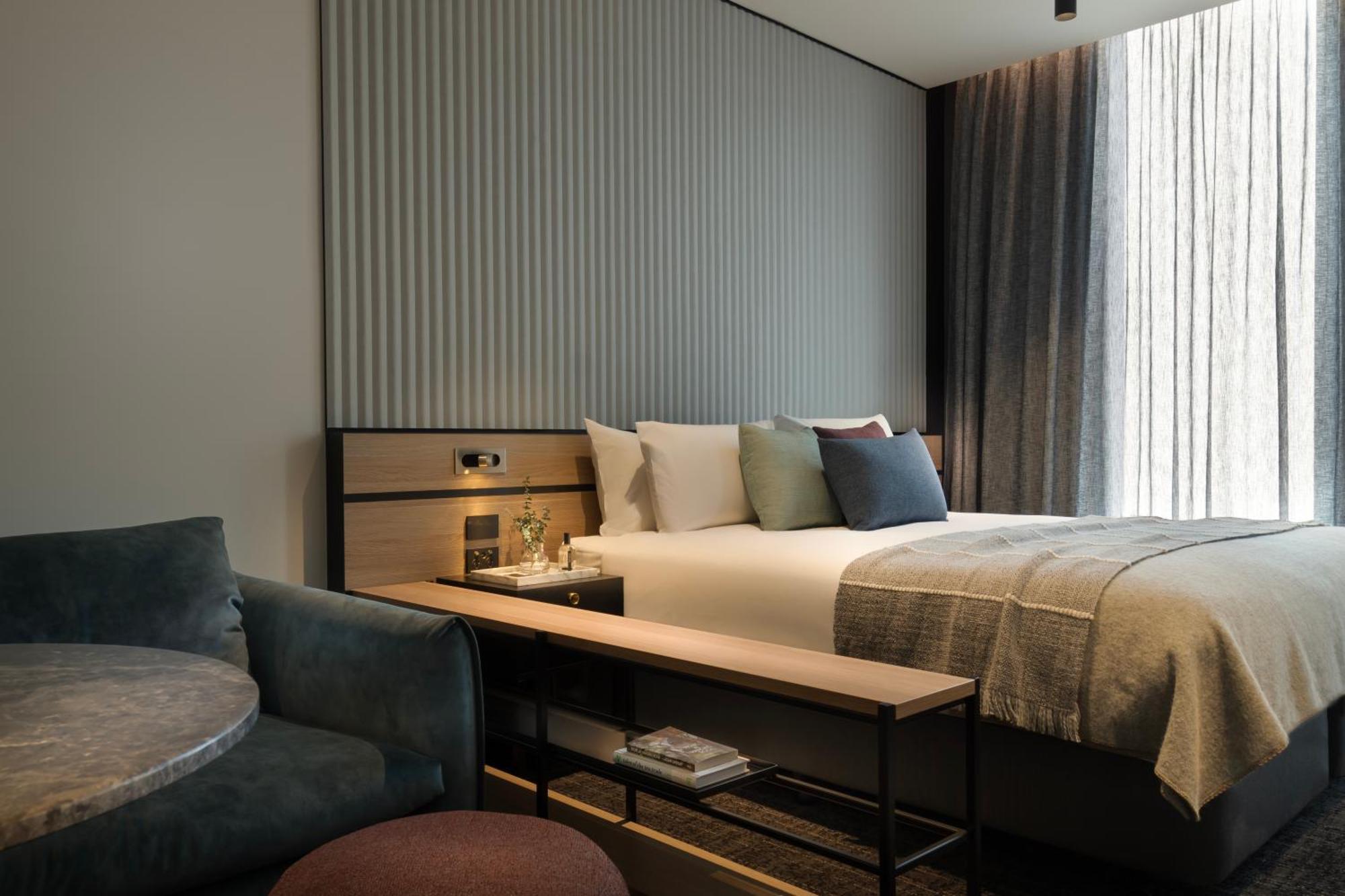 The Howey 4*