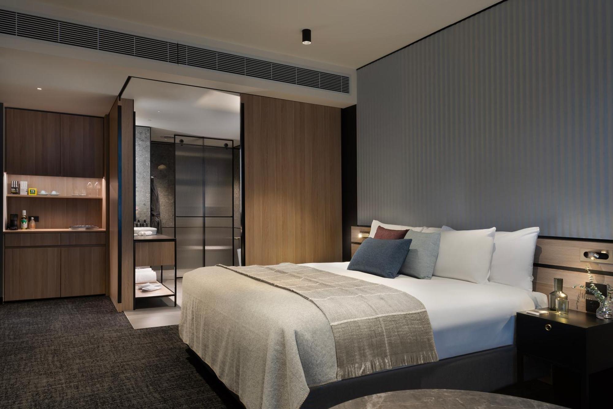 The Howey 4*