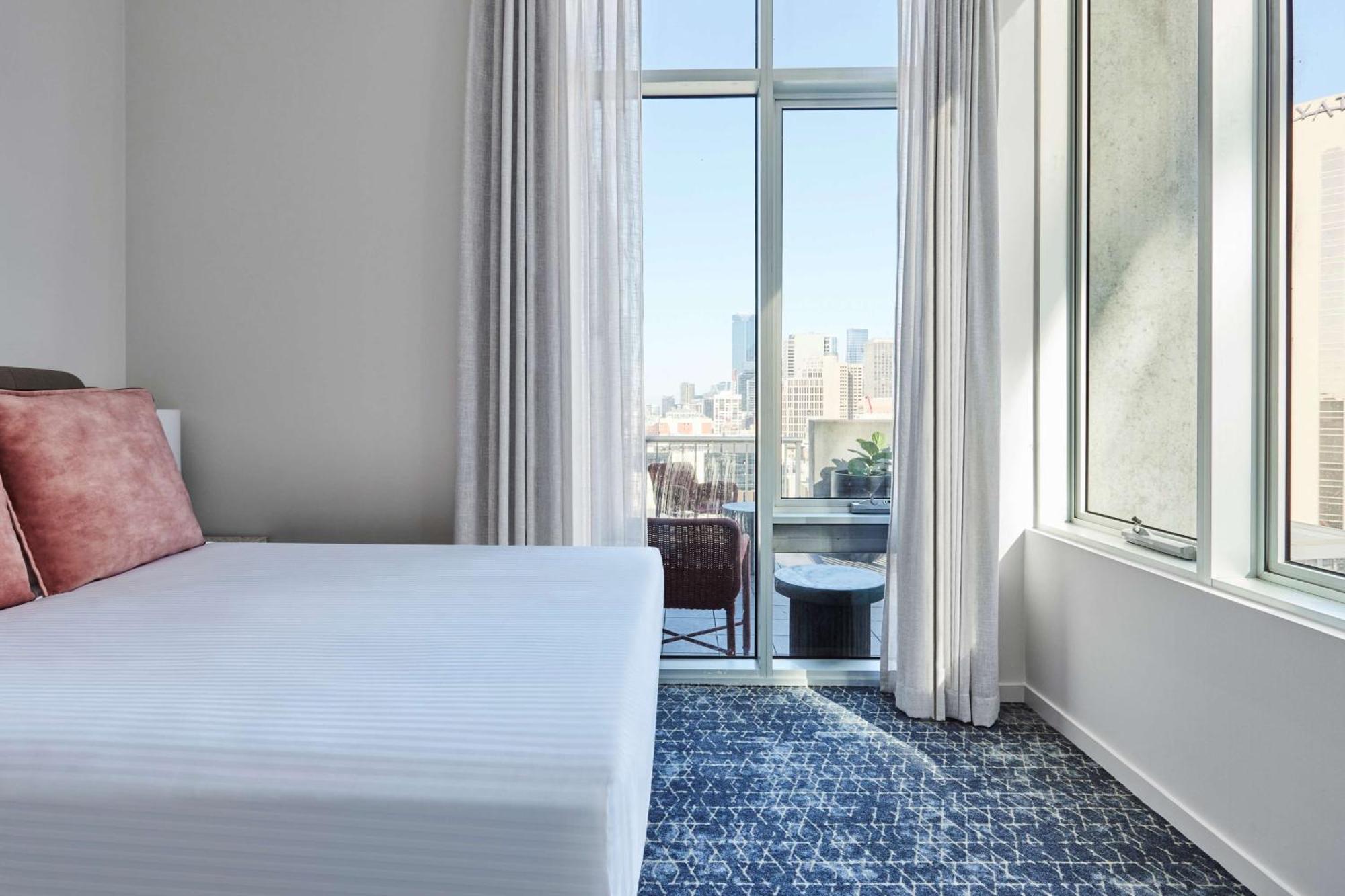 Adina Flinders Street 4*