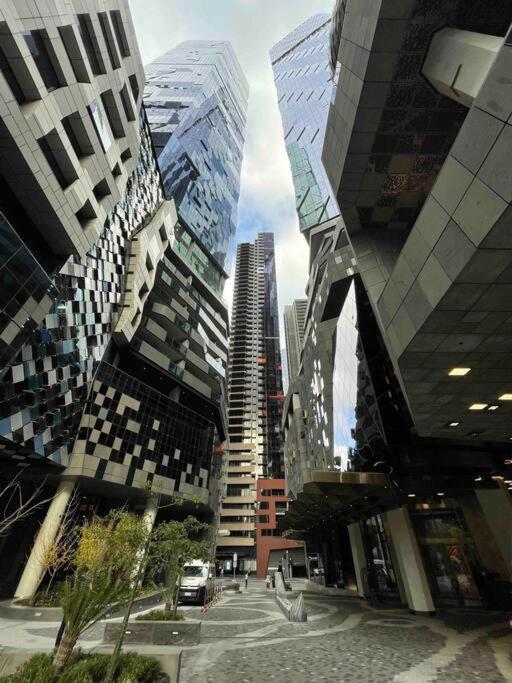 New Retro Style 2bedrooms Max For 6 In Heart Of Cbd * Melbourne
