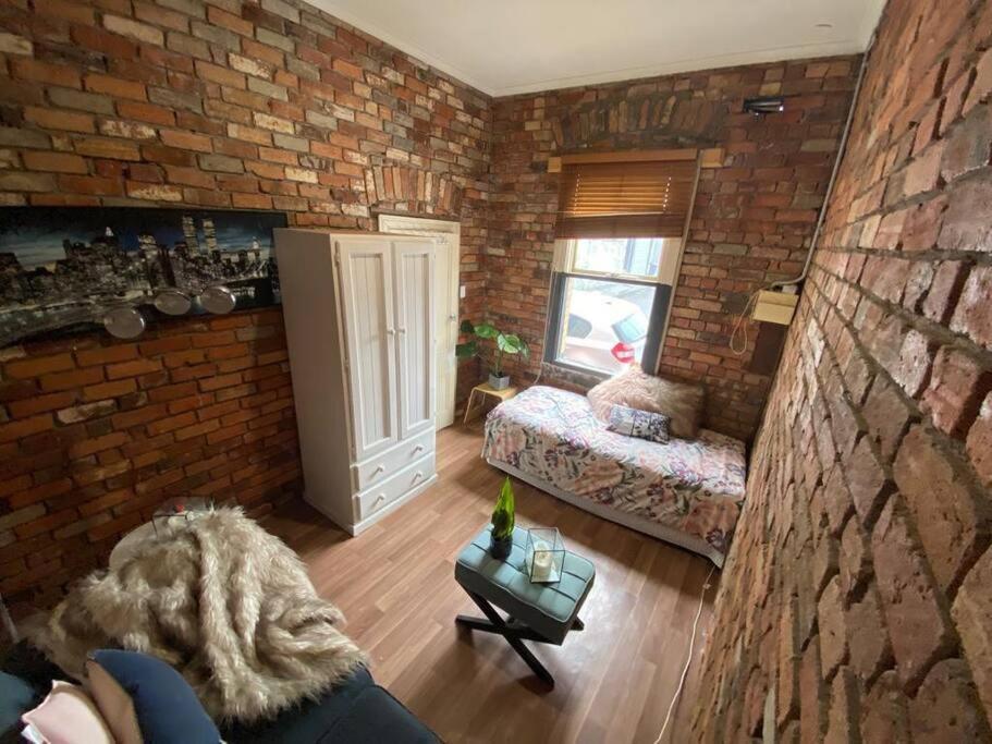 Fitzroy- Private 2-4 Guest #guesthouse #ausgp #directtram #f1 * Melbourne