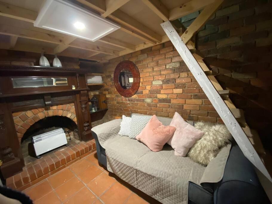 Holiday home Fitzroy- Private 2-4 Guest #guesthouse #ausgp #directtram #f1 *