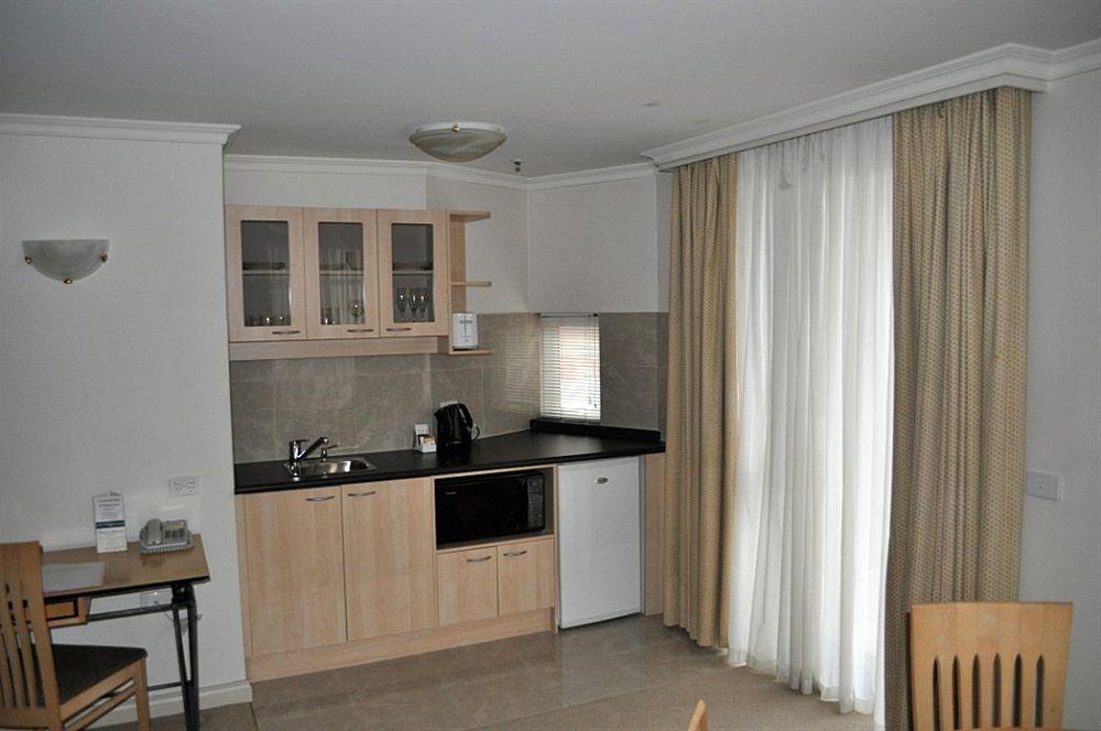 Metropole Official Aparthotel 4*