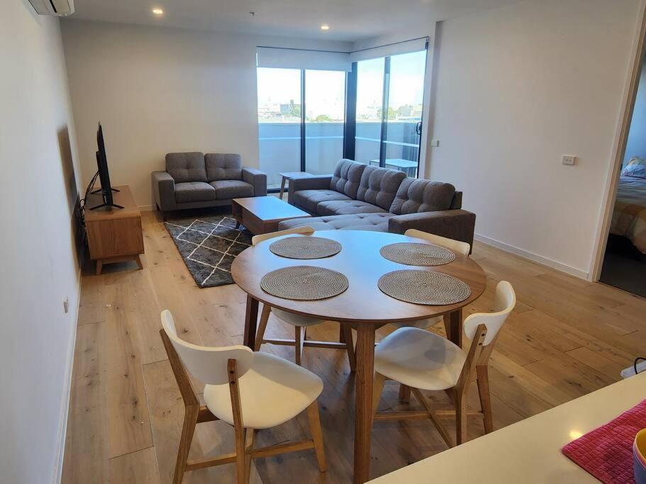 Modern Airport Area Apartment Melbourne