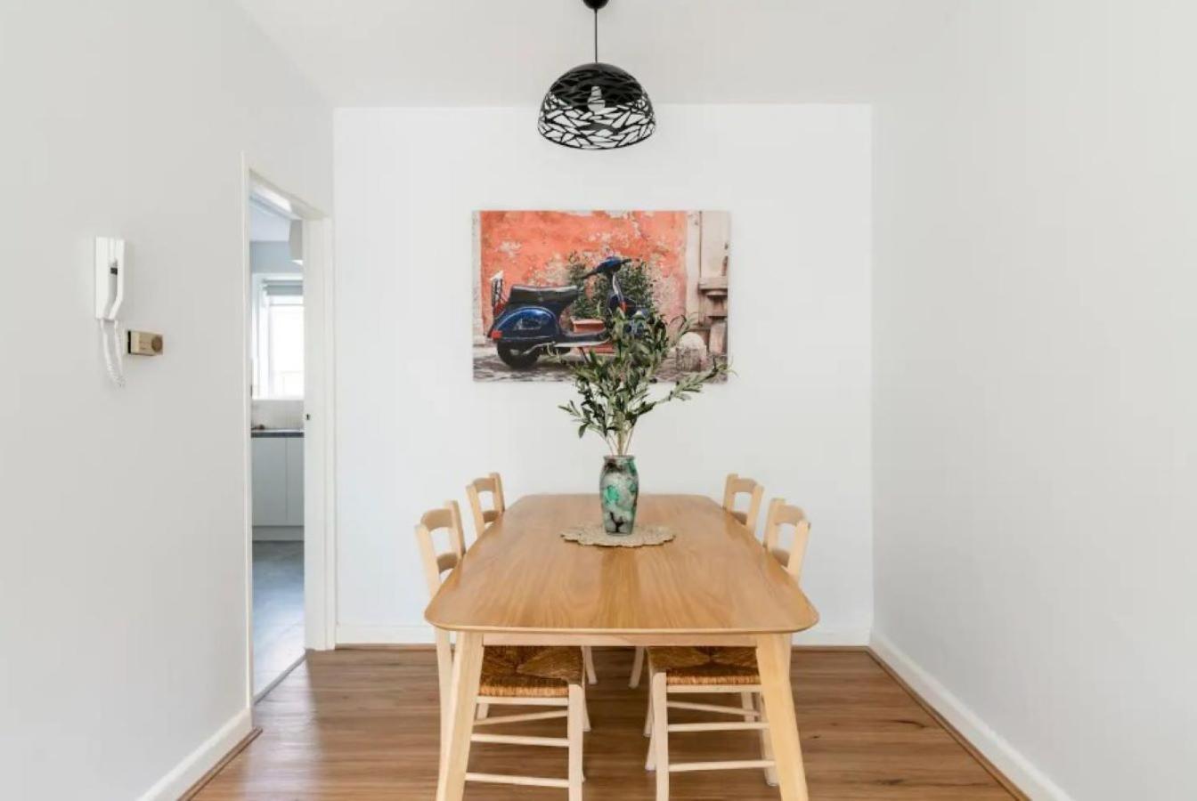 Unwind In Style Only 7km From Cbd Apartment
