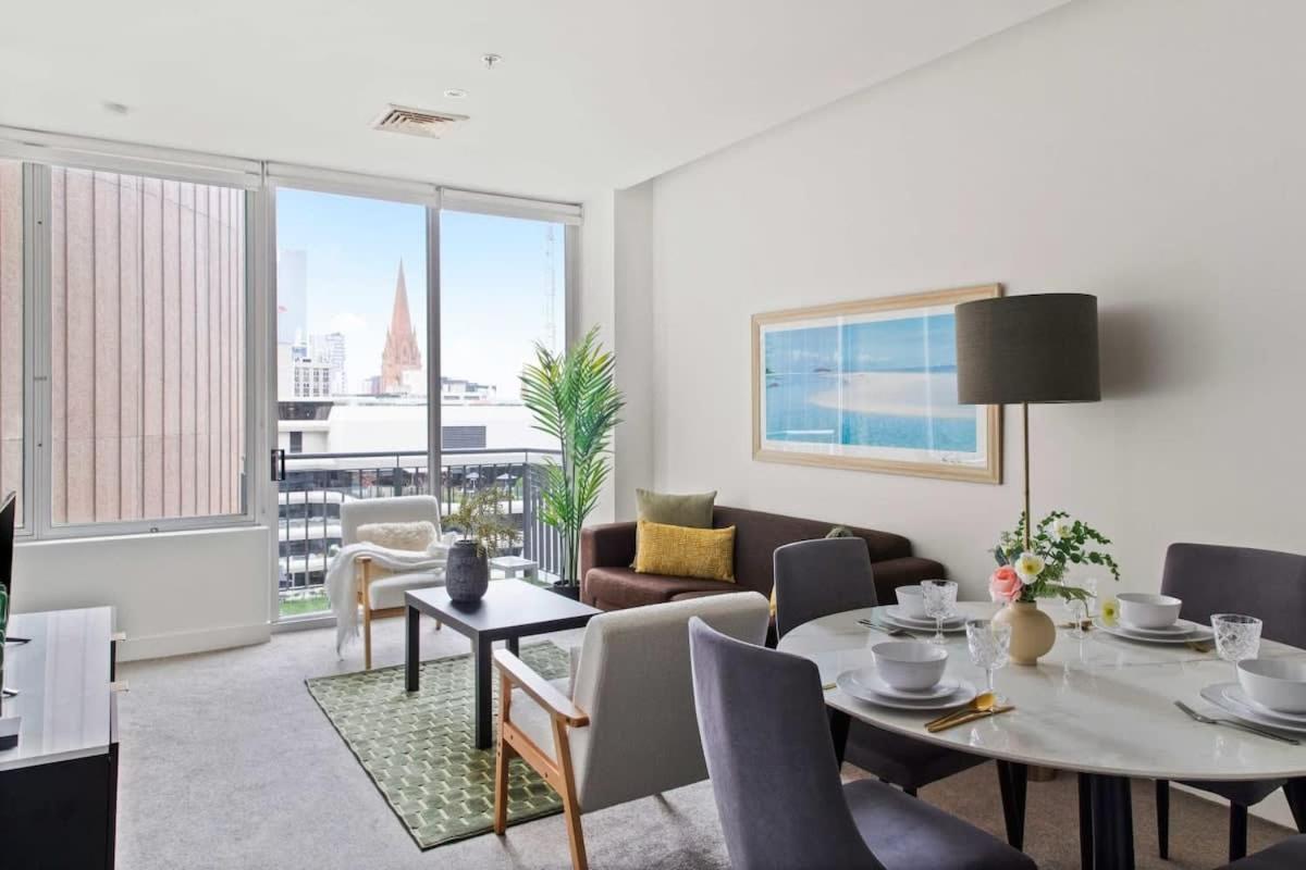 A Cozy 2br On Collins Near Flinders Station * Melbourne