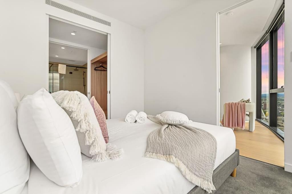 Stylish 2b2b Carlton Garden At Doorstep Cbd 3 Beds * Melbourne