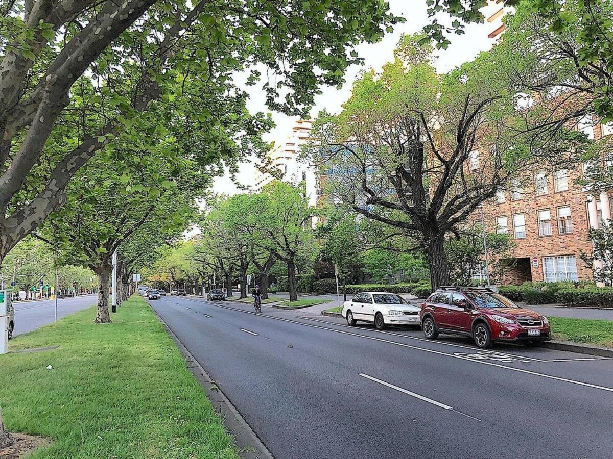 Fawkner 1b2b Smart Tv Apartment Melbourne