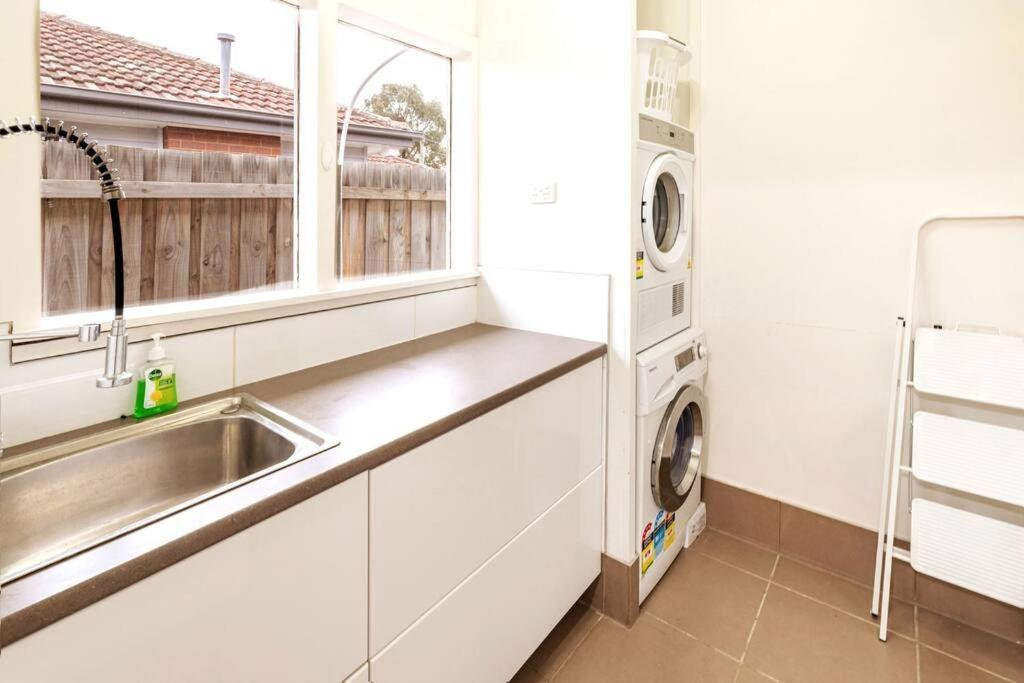 Charming Near Airport & Cbd