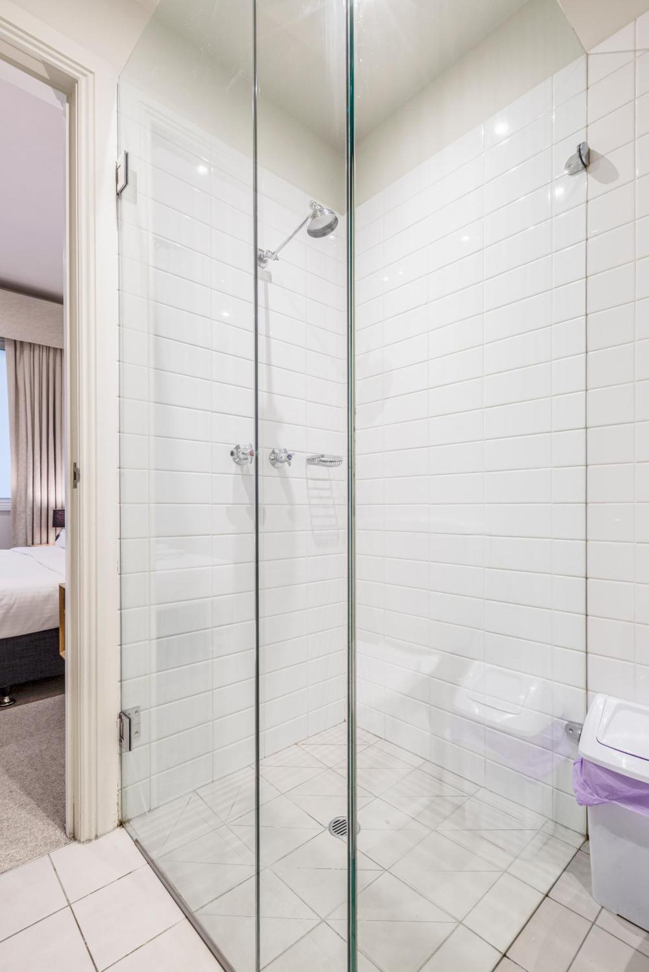 Fabulous Collins Street Luxury 2 Bedroom * Melbourne