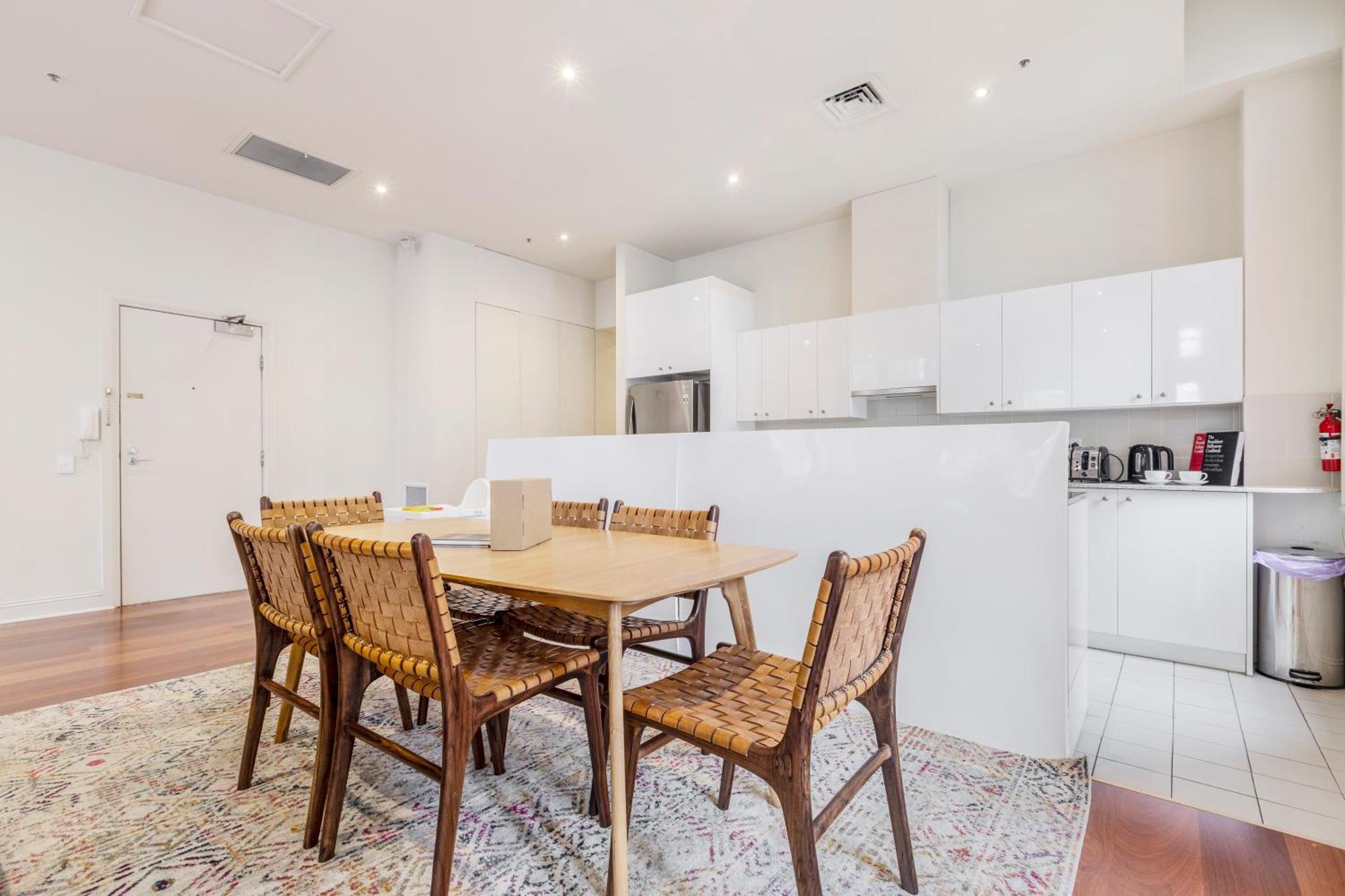 Fabulous Collins Street Luxury 2 Bedroom Apartment Melbourne