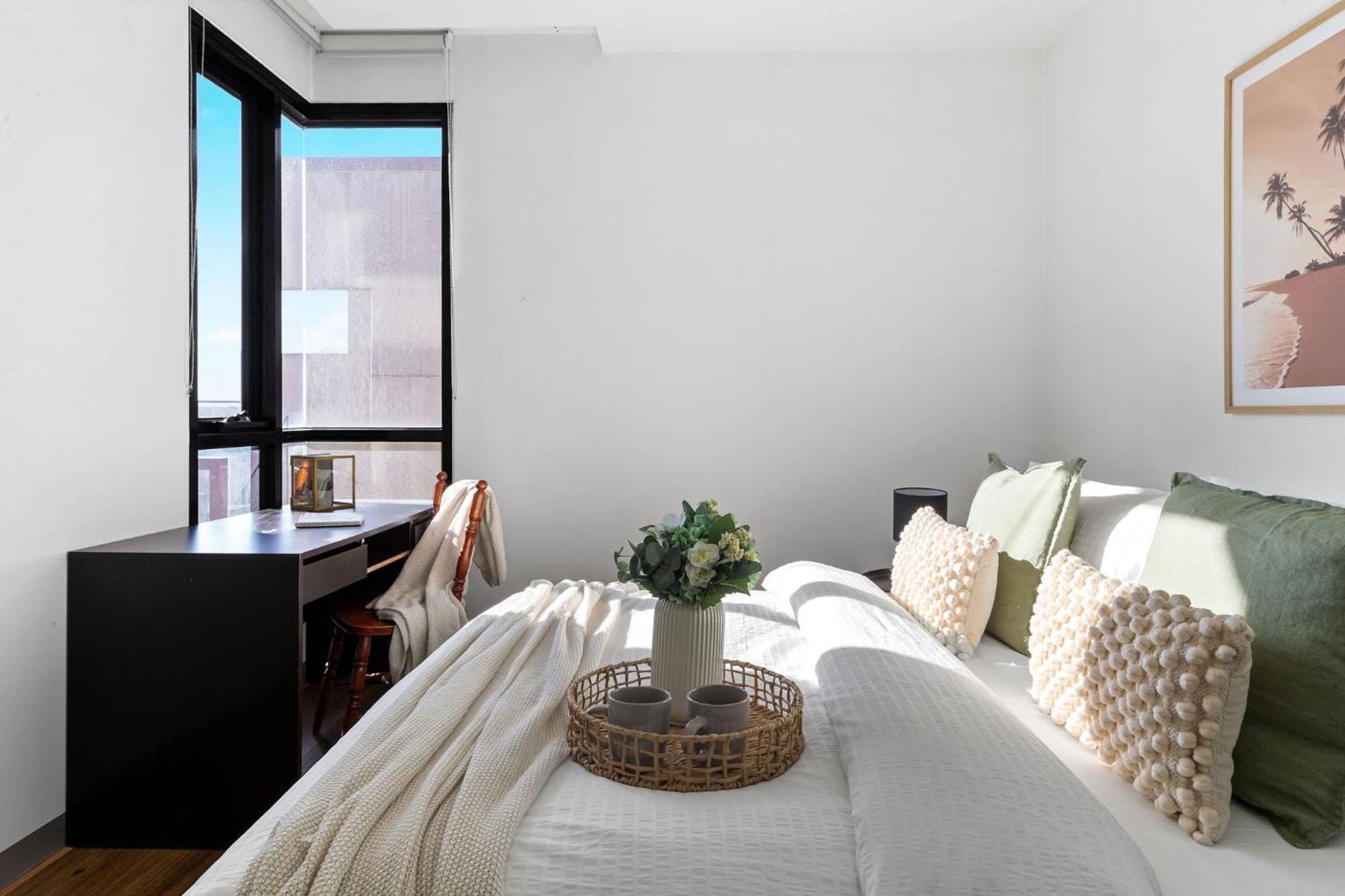 A Chic 2br Near Uni Free Parking Melbourne