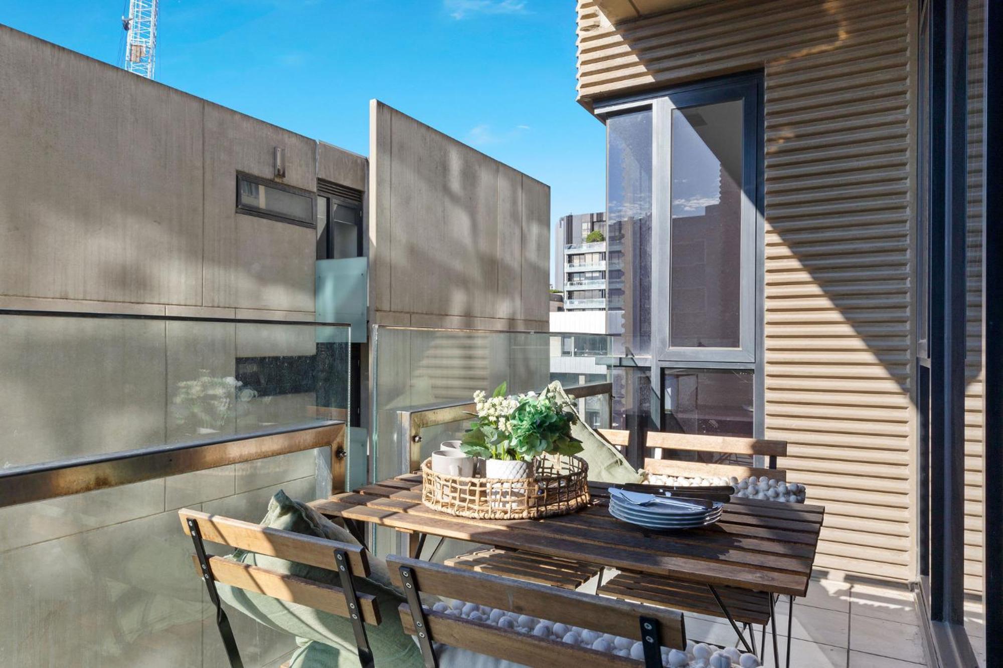 A Chic 2br Near Uni Free Parking Apartment