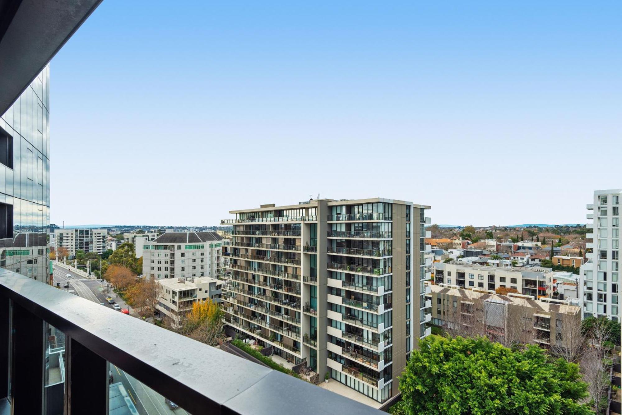 Bright With Views In Trendy Locale Apartment