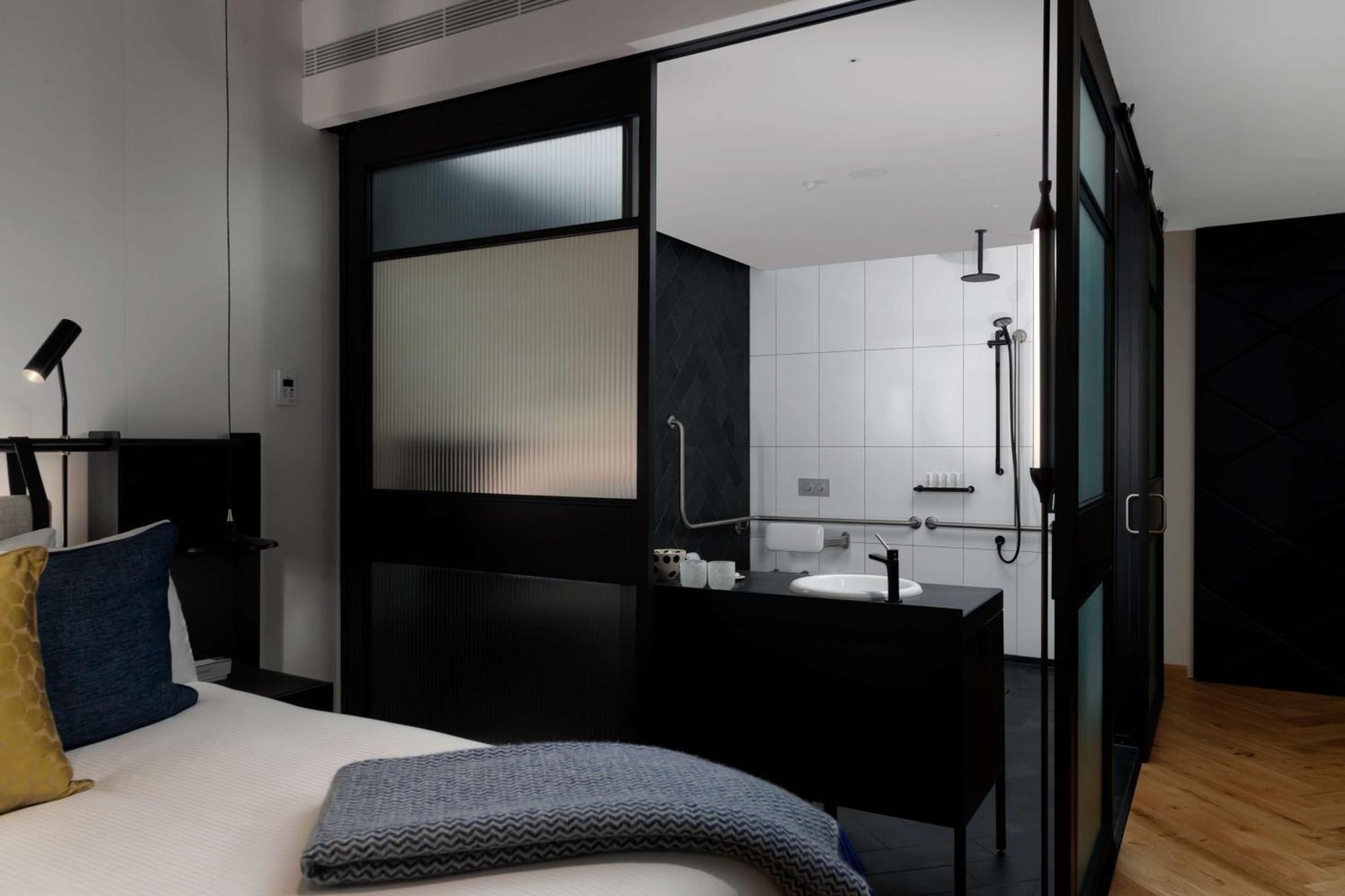 Qt Hotel Melbourne