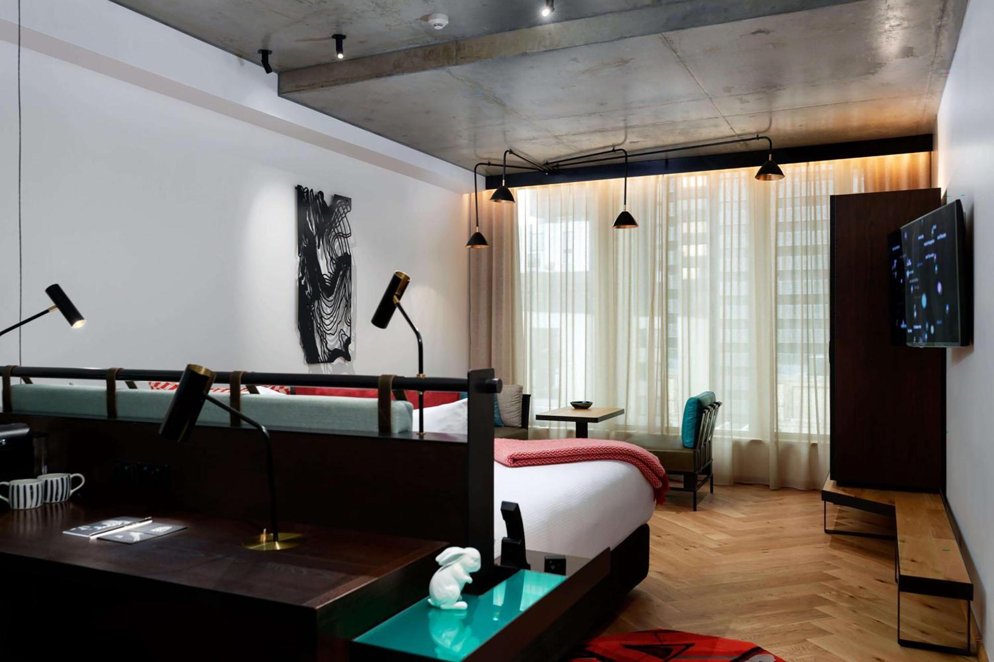 Qt Hotel Melbourne