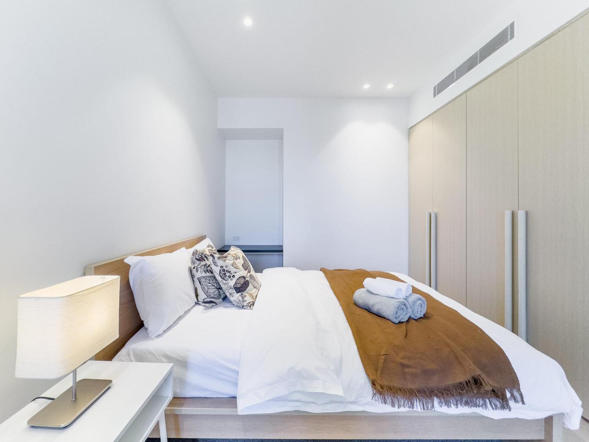 Fawkner 1b2b Smart Tv