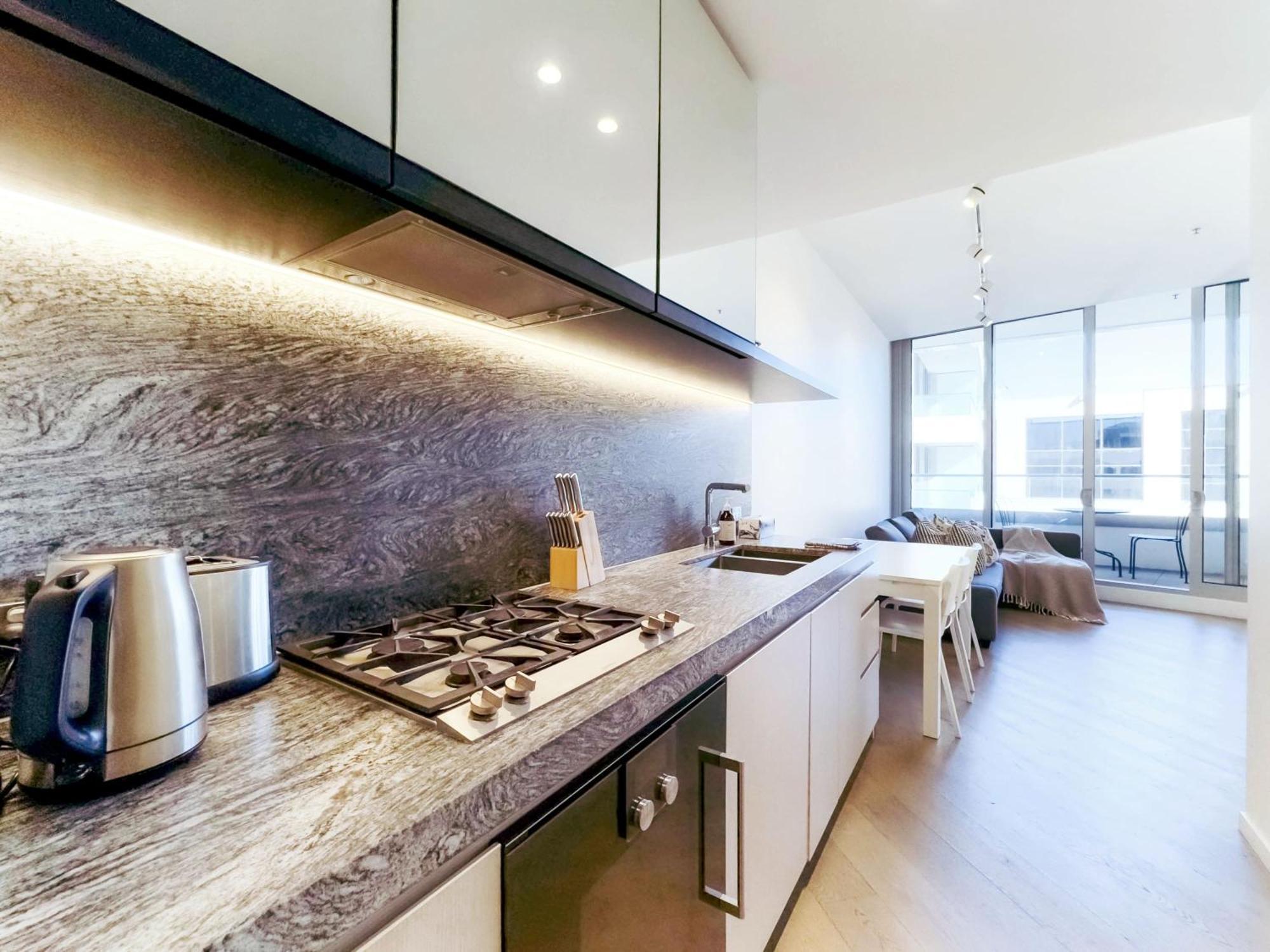Fawkner 1b2b Smart Tv Apartment Melbourne