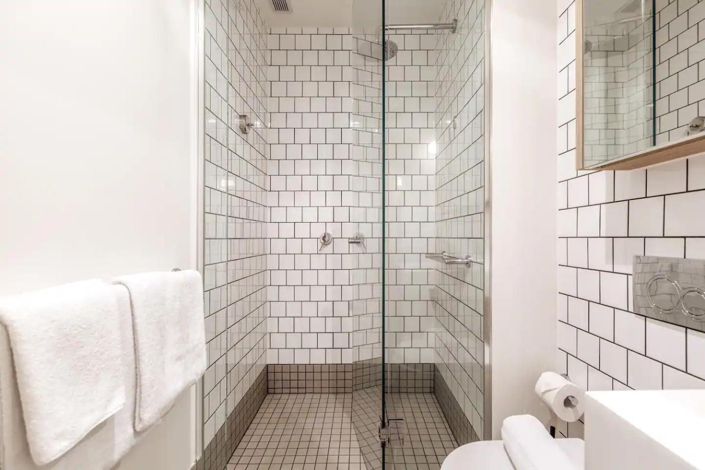 Casa ~ Designer 3br Apt~2car~perfect Getaway Melbourne