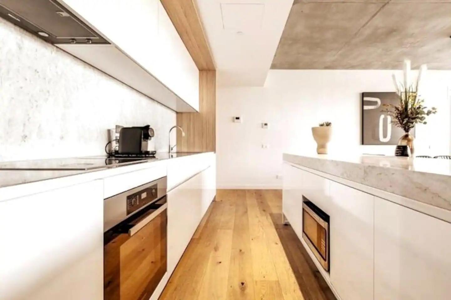 Apartment Casa ~ Designer 3br Apt~2car~perfect Getaway *