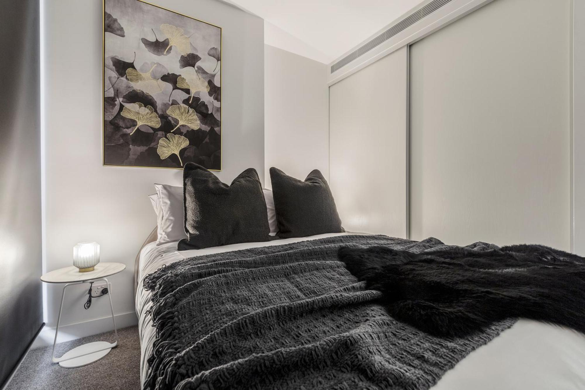 West Side Boutique 1br Near Shopping Precinct! Apartment