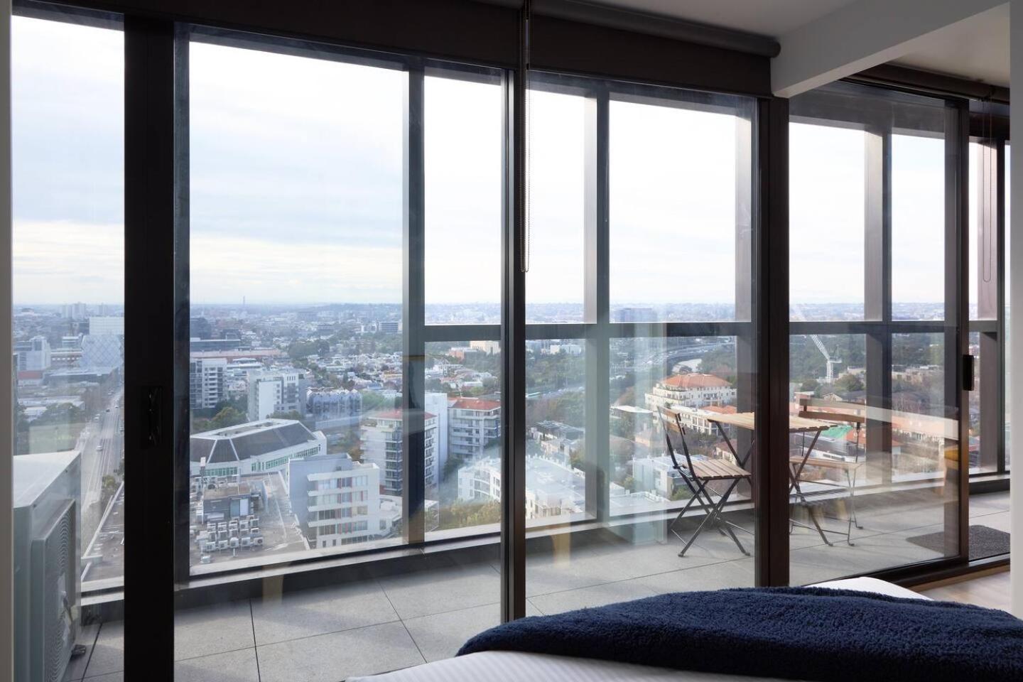 'south Yarra Skyline' A Mid-century Modern Apartment Melbourne