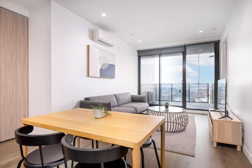 Apartment 1206 Nine Elm - Port Melbourne