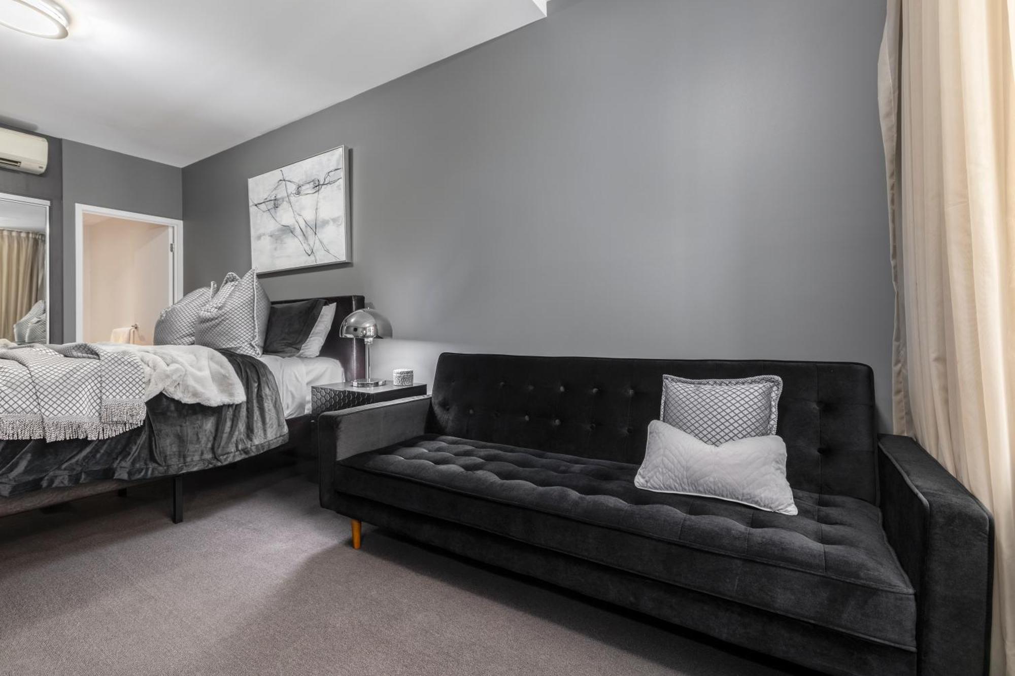 Moody & Charming Rm In Downtown Apartment Melbourne