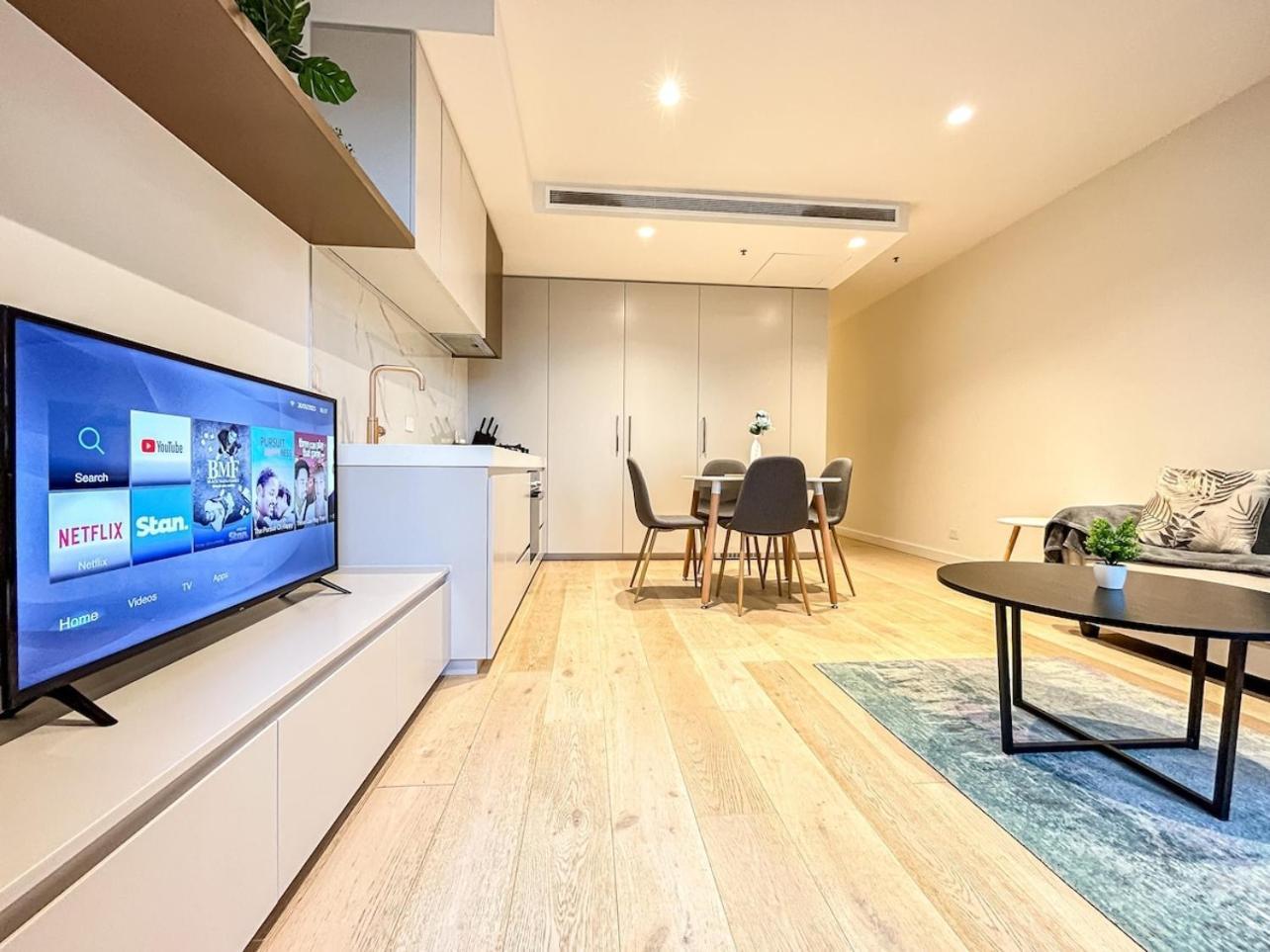 Beautiful City View 2br1ba In Cbdwifi Melbourne
