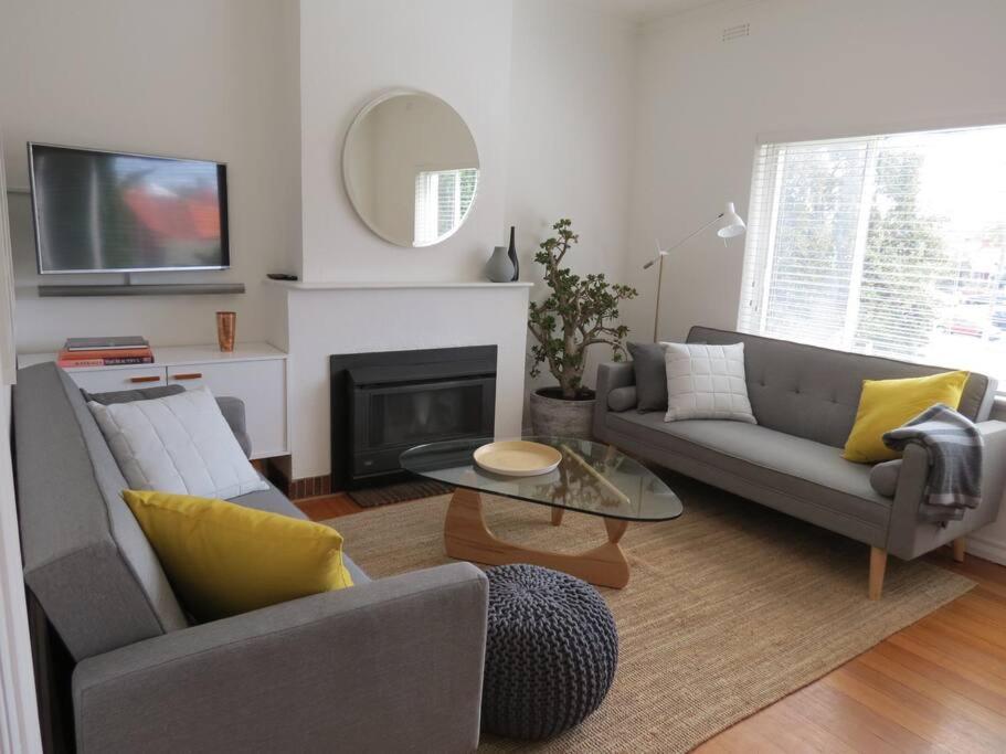 Big A1 Art Deco With Stunning & Views *