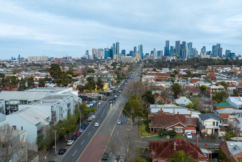 Lygon St Location And Liveability Pool And Gym *