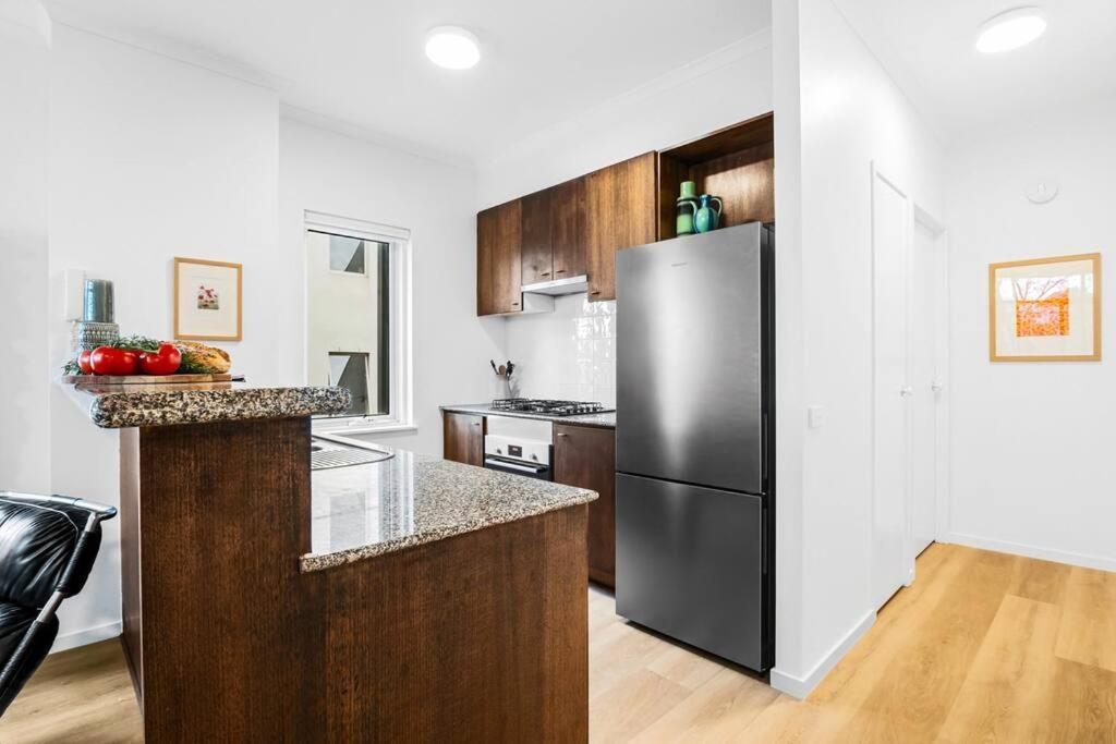 Apartment Lygon St Location And Liveability Pool And Gym *