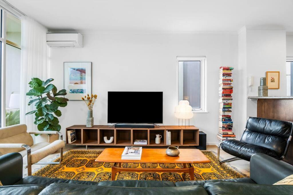 Lygon St Location And Liveability Pool And Gym * Melbourne