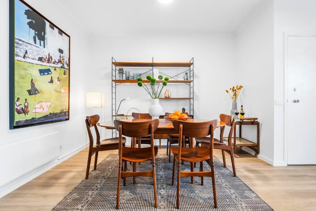 Apartment Lygon St Location And Liveability Pool And Gym