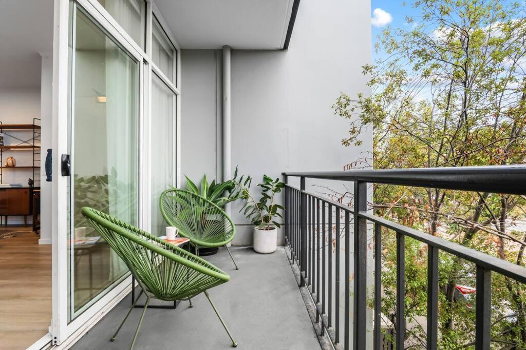 Apartment Lygon St Location And Liveability Pool And Gym